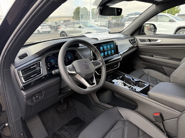 2026 Volkswagen Atlas Cross Sport 2.0T SE w/Technology and Panoramic Sunroof Package