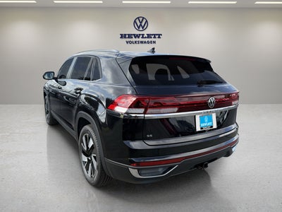 2026 Volkswagen Atlas Cross Sport 2.0T SE w/Technology and Panoramic Sunroof Package