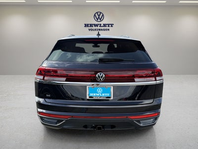 2026 Volkswagen Atlas Cross Sport 2.0T SE w/Technology and Panoramic Sunroof Package