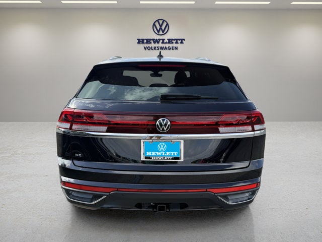 2026 Volkswagen Atlas Cross Sport 2.0T SE w/Technology and Panoramic Sunroof Package