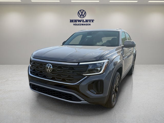 2026 Volkswagen Atlas Cross Sport 2.0T SE w/Technology and Panoramic Sunroof Package