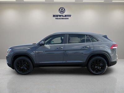 2026 Volkswagen Atlas Cross Sport 2.0T SE w/Technology and Panoramic Sunroof Package