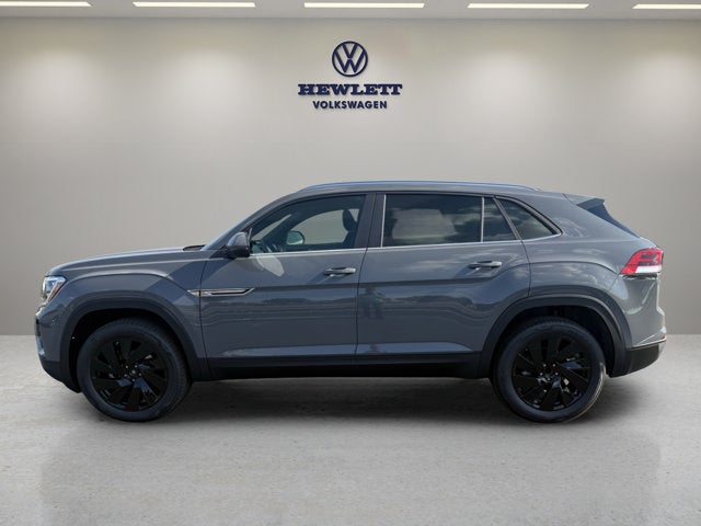 2026 Volkswagen Atlas Cross Sport 2.0T SE w/Technology and Panoramic Sunroof Package