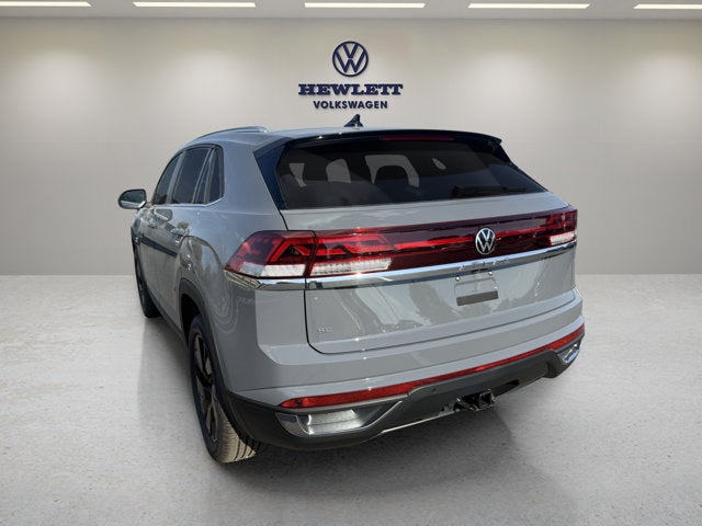 2026 Volkswagen Atlas Cross Sport 2.0T SE w/Technology and Panoramic Sunroof Package