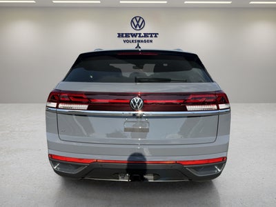 2026 Volkswagen Atlas Cross Sport 2.0T SE w/Technology and Panoramic Sunroof Package