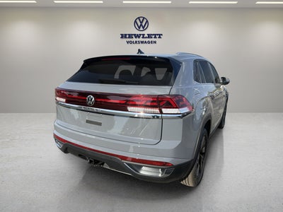 2026 Volkswagen Atlas Cross Sport 2.0T SE w/Technology and Panoramic Sunroof Package