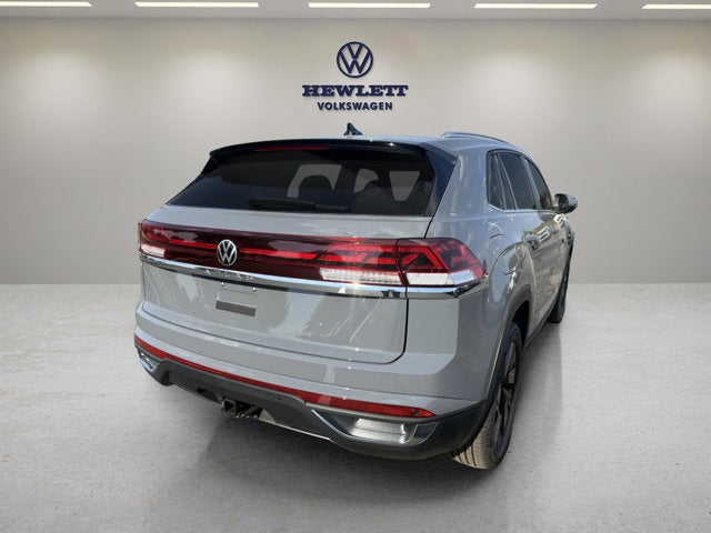 2026 Volkswagen Atlas Cross Sport 2.0T SE w/Technology and Panoramic Sunroof Package