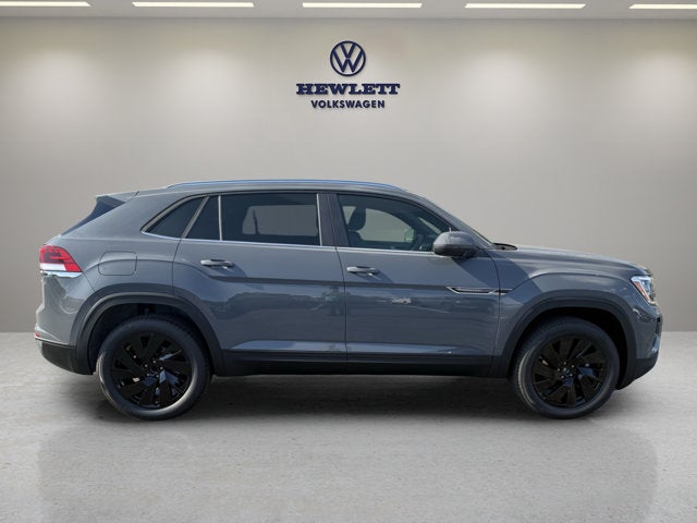 2026 Volkswagen Atlas Cross Sport 2.0T SE w/Technology and Panoramic Sunroof Package