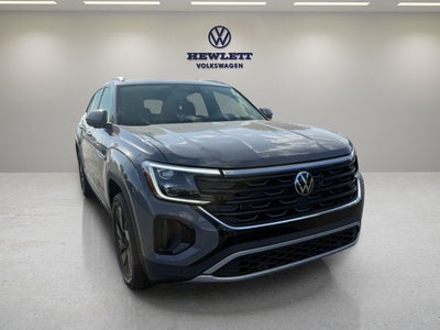 2026 Volkswagen Atlas Cross Sport 2.0T SE w/Technology and Panoramic Sunroof Package
