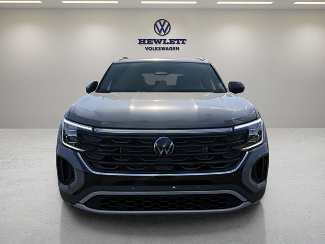 2026 Volkswagen Atlas Cross Sport 2.0T SE w/Technology and Panoramic Sunroof Package