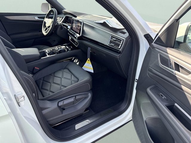 2026 Volkswagen Atlas Cross Sport 2.0T SE w/Technology and Panoramic Sunroof Package