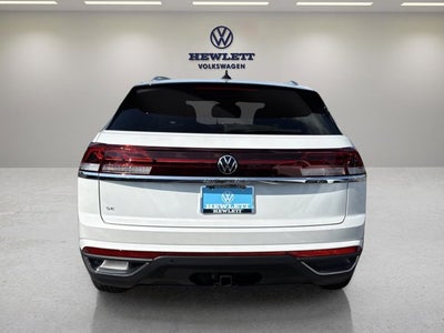 2026 Volkswagen Atlas Cross Sport 2.0T SE w/Technology and Panoramic Sunroof Package