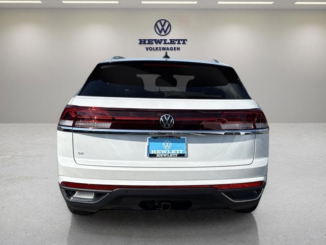 2026 Volkswagen Atlas Cross Sport 2.0T SE w/Technology and Panoramic Sunroof Package