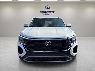 2026 Volkswagen Atlas Cross Sport 2.0T SE w/Technology and Panoramic Sunroof Package