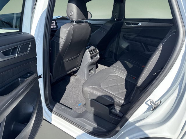 2026 Volkswagen Atlas Cross Sport 2.0T SE w/Technology and Panoramic Sunroof Package