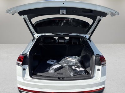 2026 Volkswagen Atlas Cross Sport 2.0T SE w/Technology and Panoramic Sunroof Package