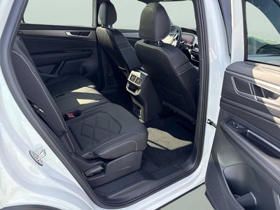 2026 Volkswagen Atlas Cross Sport 2.0T SE w/Technology and Panoramic Sunroof Package