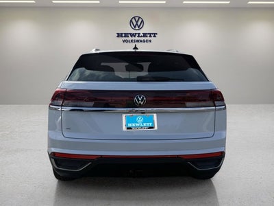 2026 Volkswagen Atlas Cross Sport 2.0T SE w/Technology and Panoramic Sunroof Package