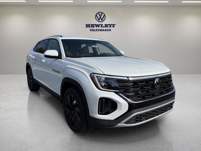2026 Volkswagen Atlas Cross Sport 2.0T SE w/Technology and Panoramic Sunroof Package