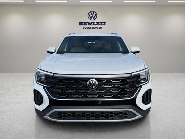 2026 Volkswagen Atlas Cross Sport 2.0T SE w/Technology and Panoramic Sunroof Package