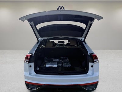 2026 Volkswagen Atlas Cross Sport 2.0T SE w/Technology and Panoramic Sunroof Package