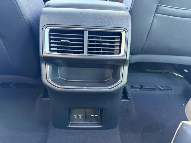 2026 Volkswagen Atlas Cross Sport 2.0T SE w/Technology and Panoramic Sunroof Package