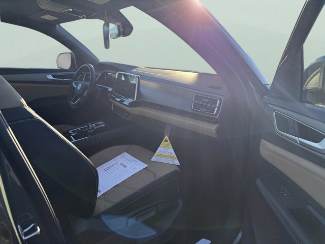 2026 Volkswagen Atlas Cross Sport 2.0T SE w/Technology and Panoramic Sunroof Package