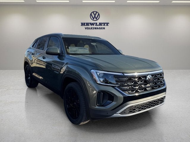 2026 Volkswagen Atlas Cross Sport 2.0T SE w/Technology and Panoramic Sunroof Package
