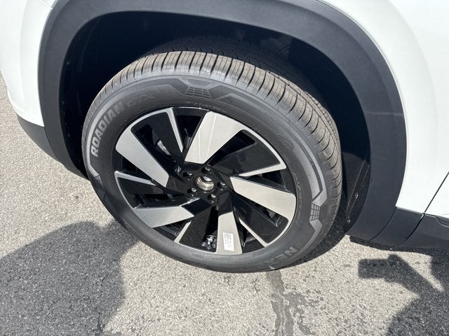 2026 Volkswagen Atlas Cross Sport 2.0T SE w/Technology and Panoramic Sunroof Package
