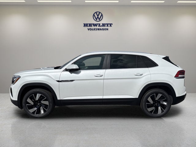 2026 Volkswagen Atlas Cross Sport 2.0T SE w/Technology and Panoramic Sunroof Package
