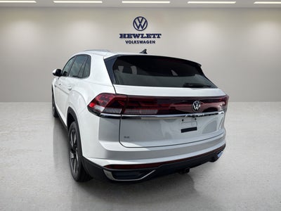 2026 Volkswagen Atlas Cross Sport 2.0T SE w/Technology and Panoramic Sunroof Package