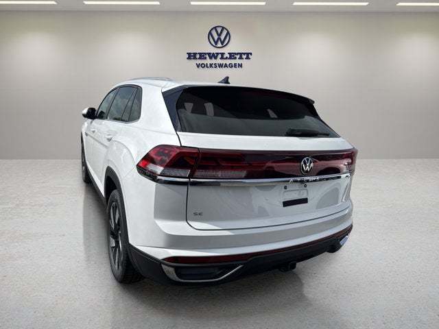 2026 Volkswagen Atlas Cross Sport 2.0T SE w/Technology and Panoramic Sunroof Package