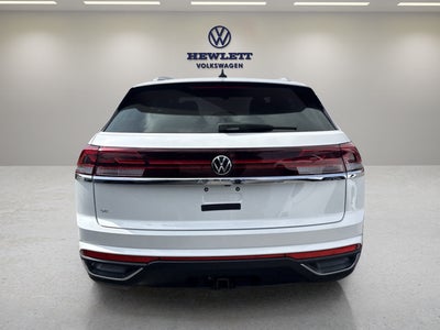 2026 Volkswagen Atlas Cross Sport 2.0T SE w/Technology and Panoramic Sunroof Package