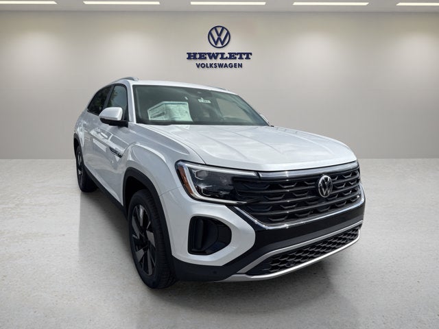 2026 Volkswagen Atlas Cross Sport 2.0T SE w/Technology and Panoramic Sunroof Package
