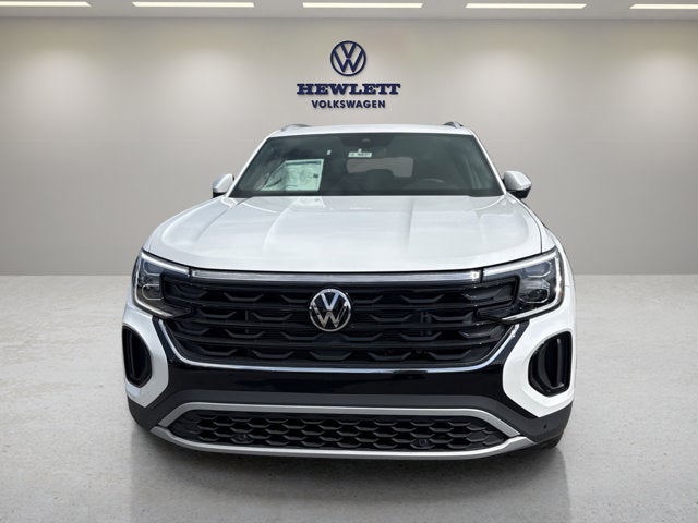 2026 Volkswagen Atlas Cross Sport 2.0T SE w/Technology and Panoramic Sunroof Package