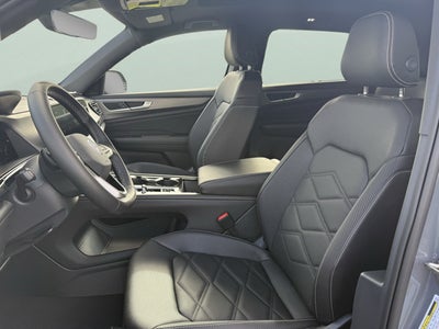 2026 Volkswagen Atlas Cross Sport 2.0T SE w/Technology and Panoramic Sunroof Package