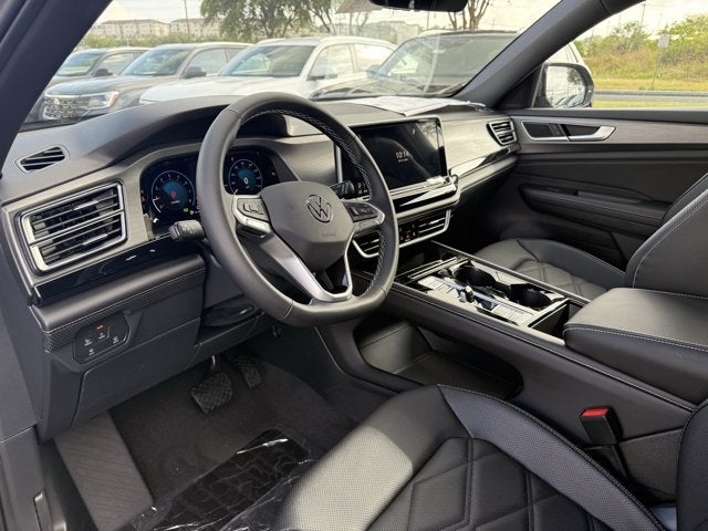 2026 Volkswagen Atlas Cross Sport 2.0T SE w/Technology and Panoramic Sunroof Package
