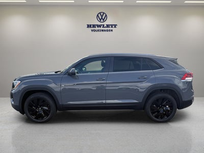2026 Volkswagen Atlas Cross Sport 2.0T SE w/Technology and Panoramic Sunroof Package