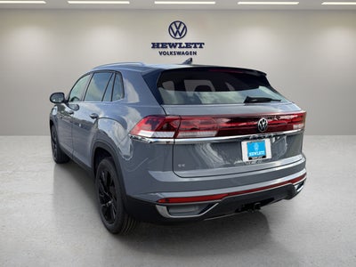 2026 Volkswagen Atlas Cross Sport 2.0T SE w/Technology and Panoramic Sunroof Package