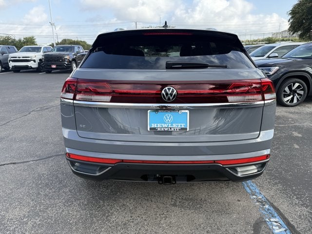 2026 Volkswagen Atlas Cross Sport 2.0T SE w/Technology and Panoramic Sunroof Package