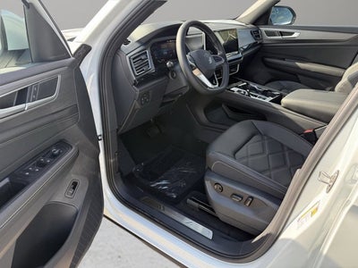 2026 Volkswagen Atlas Cross Sport 2.0T SE w/Technology and Panoramic Sunroof Package