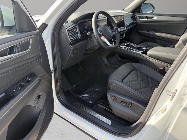 2026 Volkswagen Atlas Cross Sport 2.0T SE w/Technology and Panoramic Sunroof Package