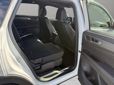 2026 Volkswagen Atlas Cross Sport 2.0T SE w/Technology and Panoramic Sunroof Package