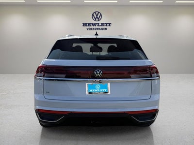 2026 Volkswagen Atlas Cross Sport 2.0T SE w/Technology and Panoramic Sunroof Package