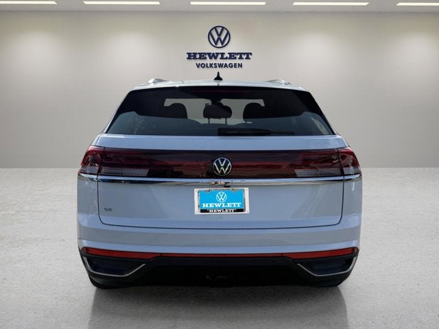 2026 Volkswagen Atlas Cross Sport 2.0T SE w/Technology and Panoramic Sunroof Package