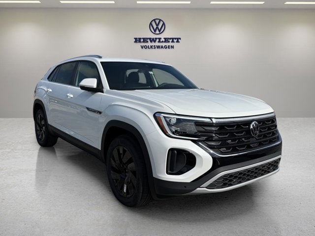 2026 Volkswagen Atlas Cross Sport 2.0T SE w/Technology and Panoramic Sunroof Package