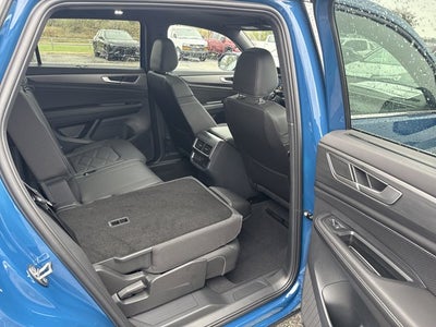 2026 Volkswagen Atlas Cross Sport 2.0T SE w/Technology and Panoramic Sunroof Package