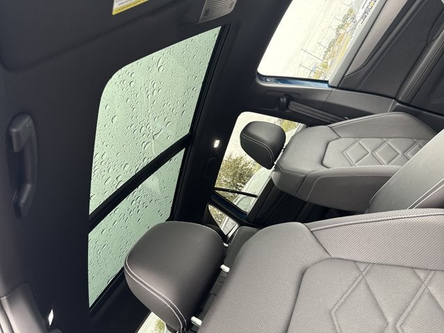 2026 Volkswagen Atlas Cross Sport 2.0T SE w/Technology and Panoramic Sunroof Package