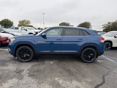 2026 Volkswagen Atlas Cross Sport 2.0T SE w/Technology and Panoramic Sunroof Package