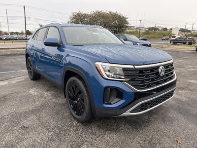 2026 Volkswagen Atlas Cross Sport 2.0T SE w/Technology and Panoramic Sunroof Package